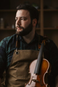 Martin Luthier en Galicia es un profesional con experiencia en instrumentos de cuerda frotada
